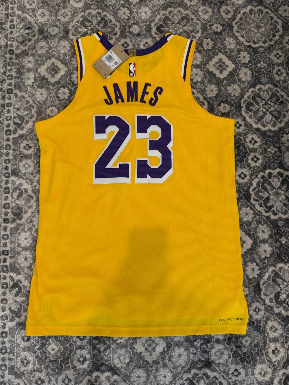 LeBron James Lakers Nike Authentic Jersey Gold #23 Size 48 - Picture 12 of 13